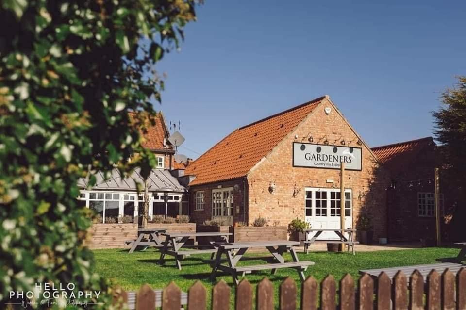The Gardeners Country Inn Goxhill  Exteriör bild